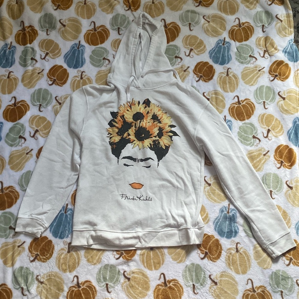 Soft Frida Kahlo hoodie in size Medium and true to size